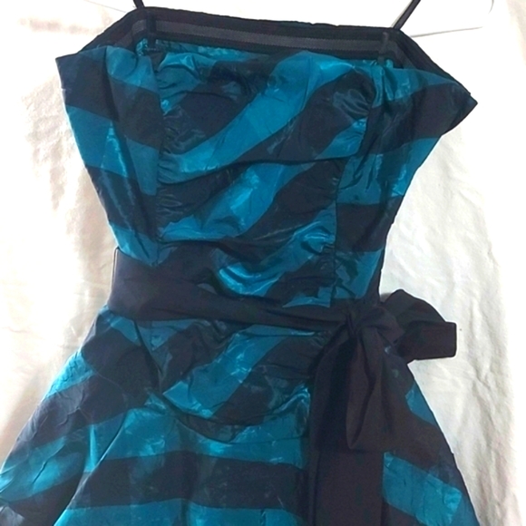 Le chateau green striped cocktail dress - Picture 5 of 12